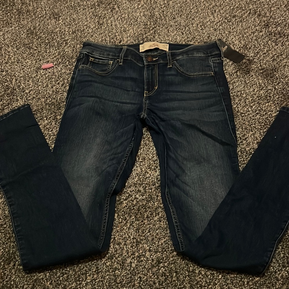 Women’s Hollister super skinny jeans size 5L. New with tags.